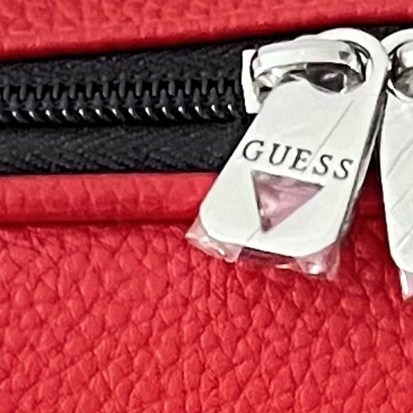 NEW GUESS Red Pebbled Faux Leather Travel Case & Makeup Bag Set - Picture 7 of 16